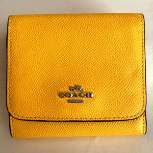 New York COACH Yellow Wallet 💛